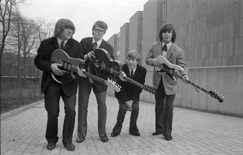 Das große Vorbild der Beatles lässt grüßen: Die Schülerband "Navajos" aus Castrop-Rauxel um 1965 (Foto: Helmut Orwat)