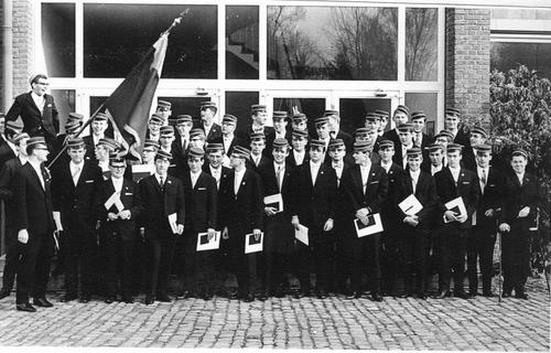 Abiturientia mit Schülermützen, Gymnasium Paulinum, Münster 1966 (Foto: Jochen Dirichs)