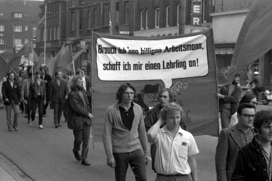 Lehrlingsdemonstration, Recklinghausen, 1970 (Foto: Klaus Rose) (vergrößerte Bildansicht wird geöffnet)